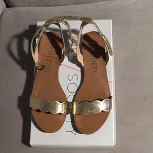 Gold scalloped sandals